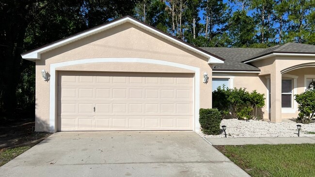 Garage ront entrance - 27 Patric Dr