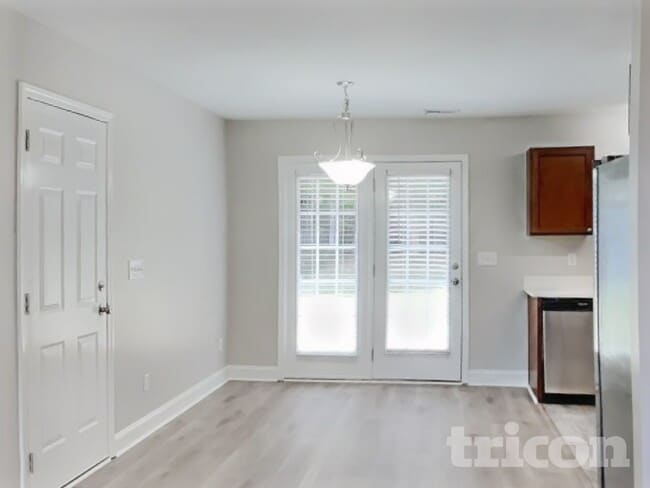 Building Photo - 130 Atherton Dr