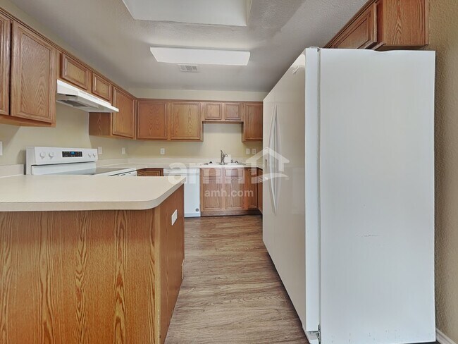 Foto del edificio - 1313 Gray Dawn Dr