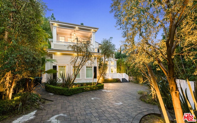 Building Photo - 1836 Laurel Canyon Blvd