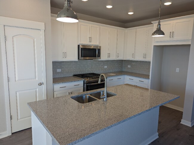 Foto del edificio - 4450 Barrow Ln