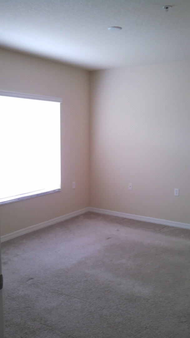 Foto del edificio - Beautiful 3 Bedroom 2.5 Bath Townhome in Lakeside Village!!