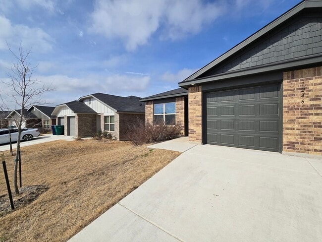 Building Photo - 1246 Lehmann Dr
