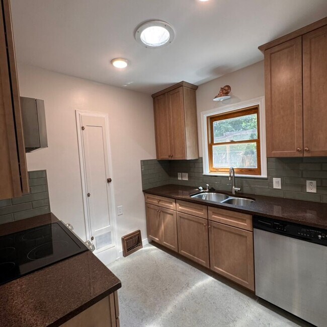Foto del edificio - Located in Reno’s Desirable Old Southwest