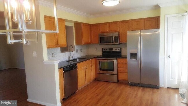 Foto del edificio - 9081 Falcon Glen Ct