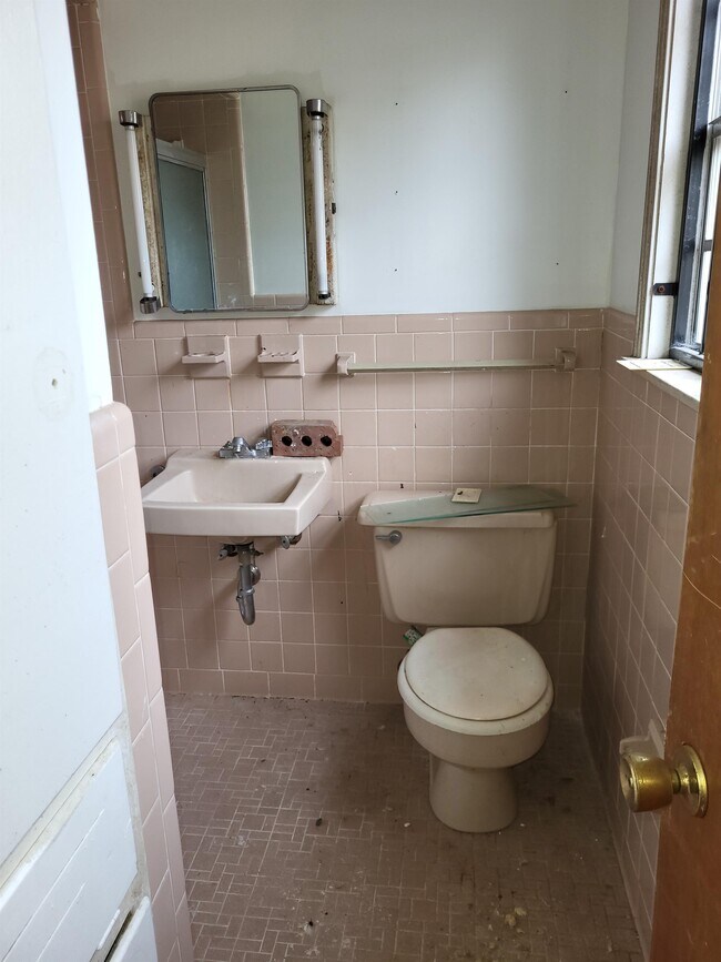 Building Photo - 2715 Hemingway Cir