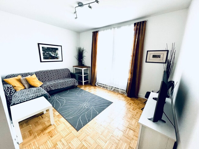 Photo du bâtiment - 4848 Rue Sainte-Catherine E