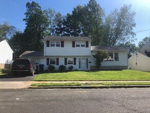 Building Photo - 56 Merritt Dr