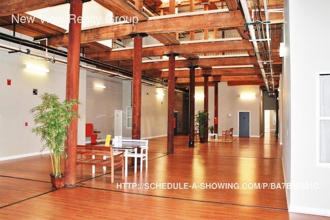 Building Photo - 201 S Hoskins Rd