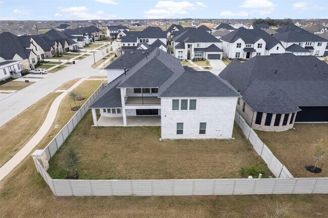 Foto del edificio - 4935 Grapevine Ln