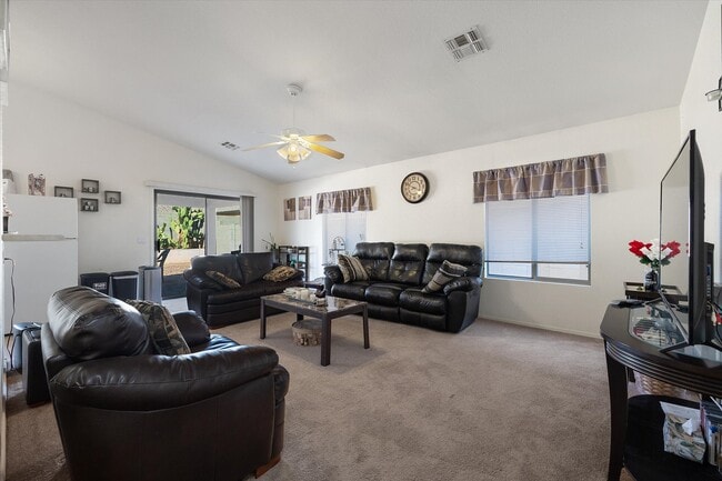 Foto del edificio - 7646 E Covina St