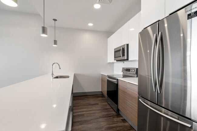 Foto del edificio - 404 Mystic Ave