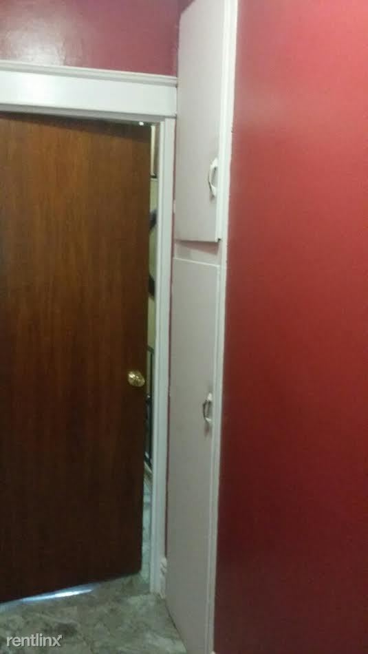 Foto del edificio - 6441 Admiral Ave