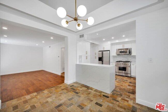 Building Photo - 8455 Fountain Ave