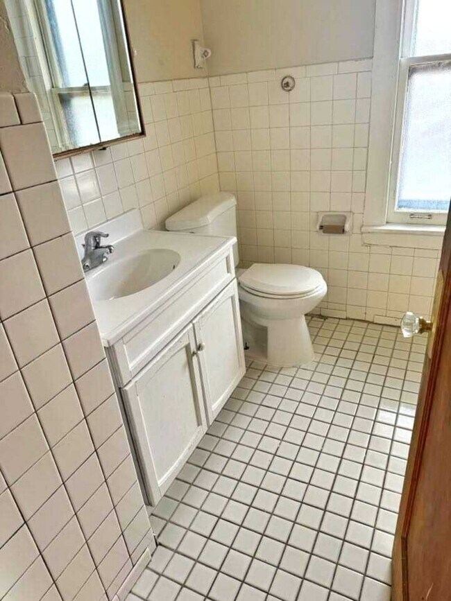 Building Photo - 2704 N 46th St