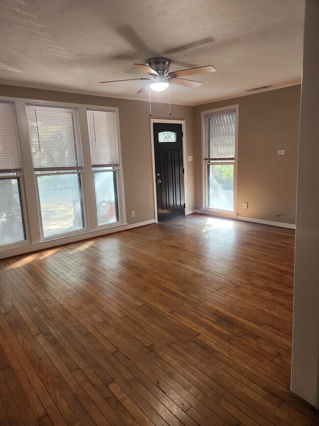 Foto del edificio - 5813 Vickery Blvd