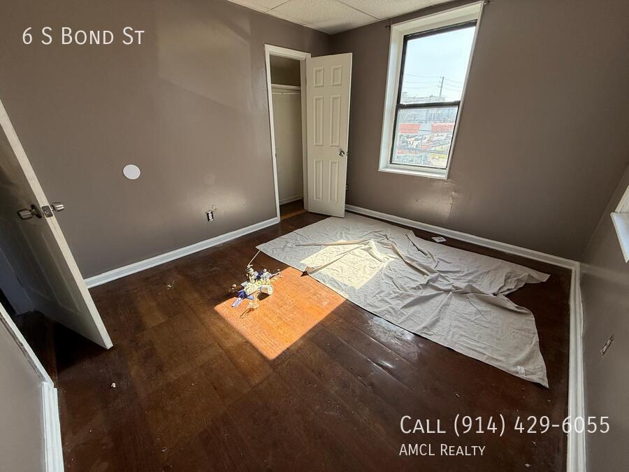 Photo - 6 S Bond St-