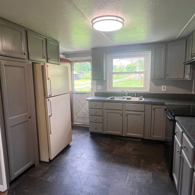 Building Photo - 3282 NY-67
