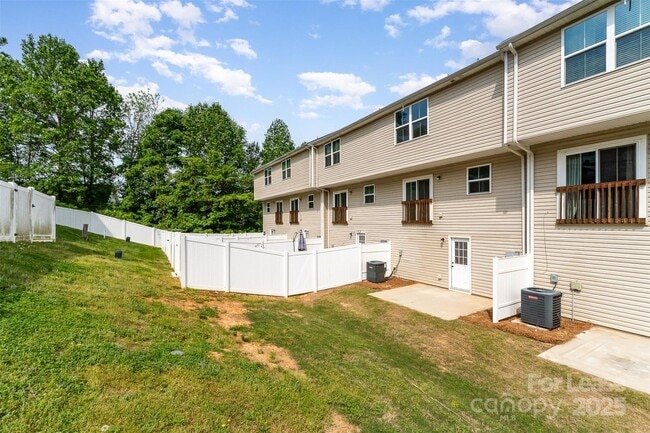 Building Photo - 2611 McCurdy Trail