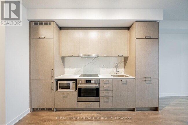 Building Photo - 10 Honeycrisp Cres