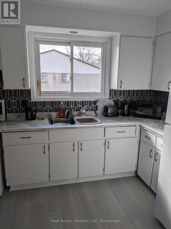 Photo du bâtiment - 36 Graham Ave