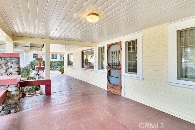 Building Photo - 606 Cypress Cir