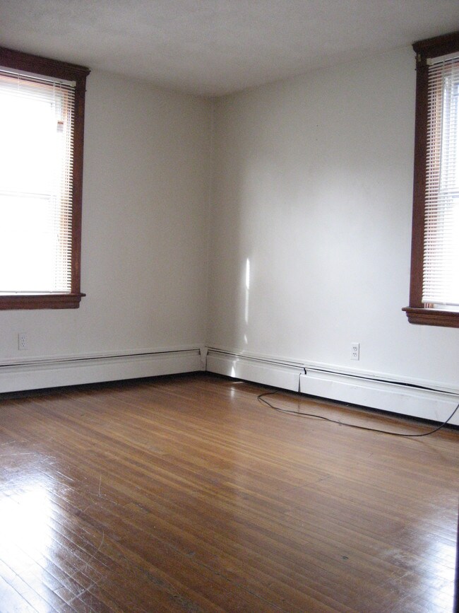 Interior de registros N.º 2 - 57 Garfield St