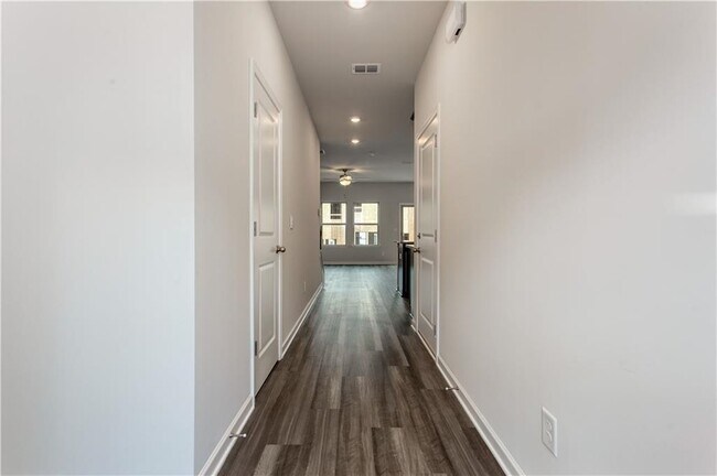 Building Photo - 5241 Glade Park Dr