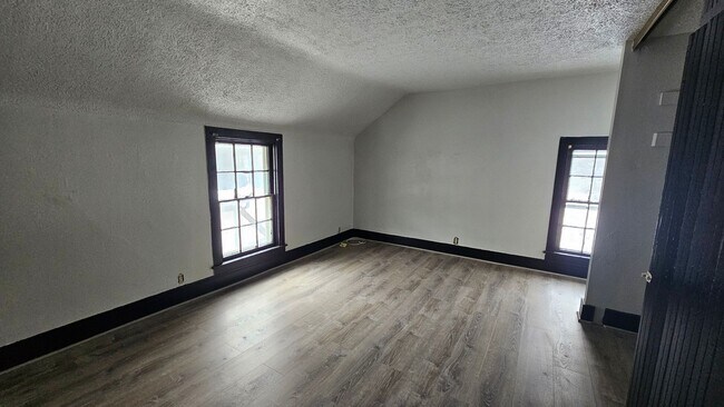 Foto del edificio - 118-118.5-1185 Wood St