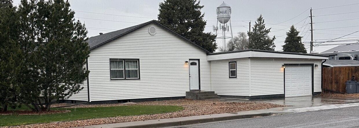 Primary Photo - 121 E Union Ave