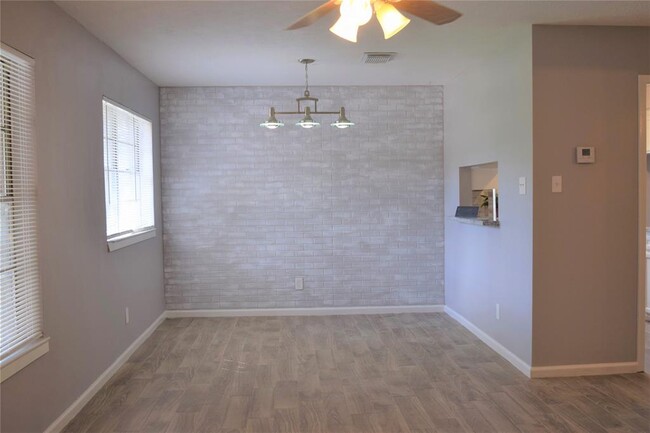 Building Photo - 7033 Kinney St