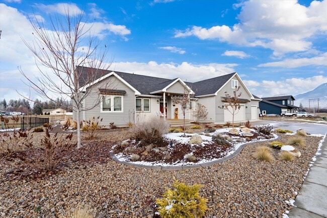 Building Photo - 1015 Riparian Dr