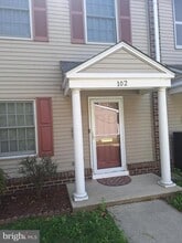 Building Photo - 102 Royal Ct Ln