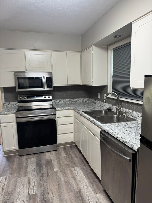 Foto del edificio - Sea Isle- Newly Renovated 3 BR/2 BA with P...