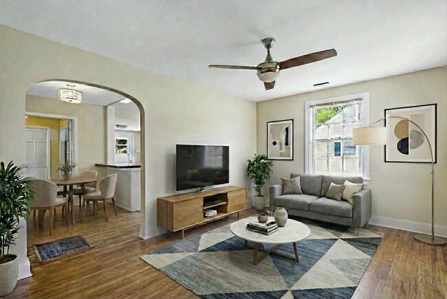 Building Photo - ADORABLE RENOVATED COTTAGE IN SANDSTON