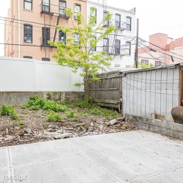 Foto del edificio - 1180 Halsey St