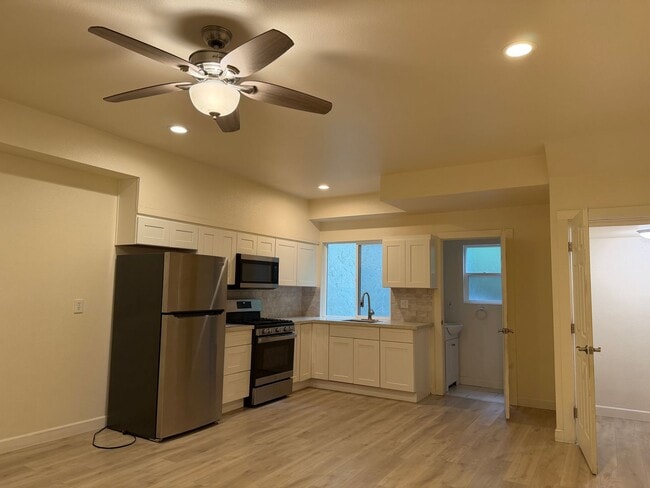 Building Photo - Bethany Beauty