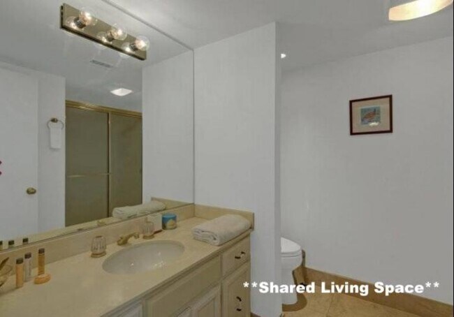 Building Photo - bedroom in Los Angeles CA 90048