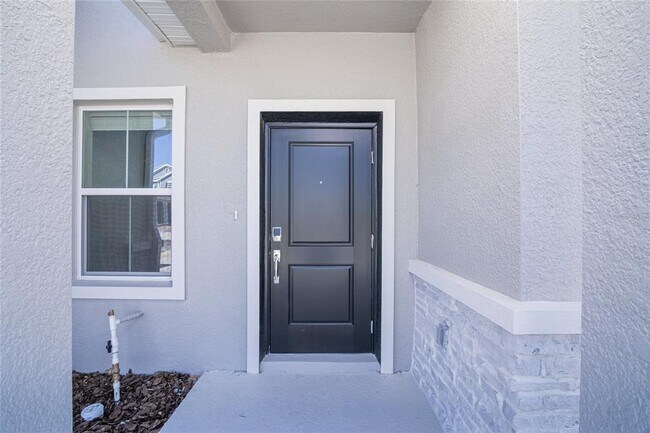 Building Photo - 2638 Runners Cir