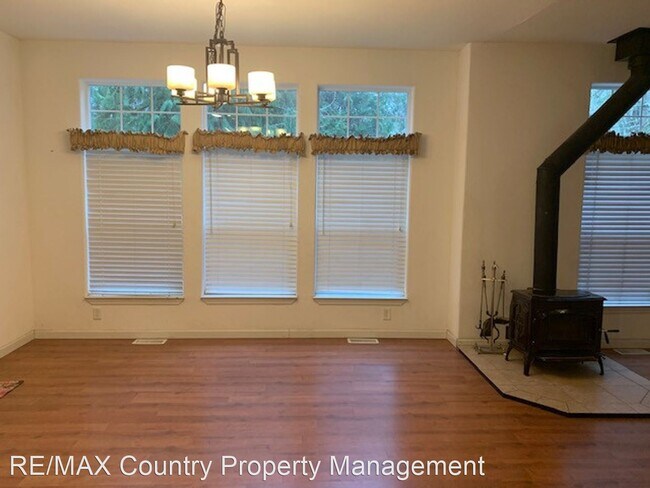 Building Photo - 4 br, 3 bath House - 7412 Harts Lake Rd S