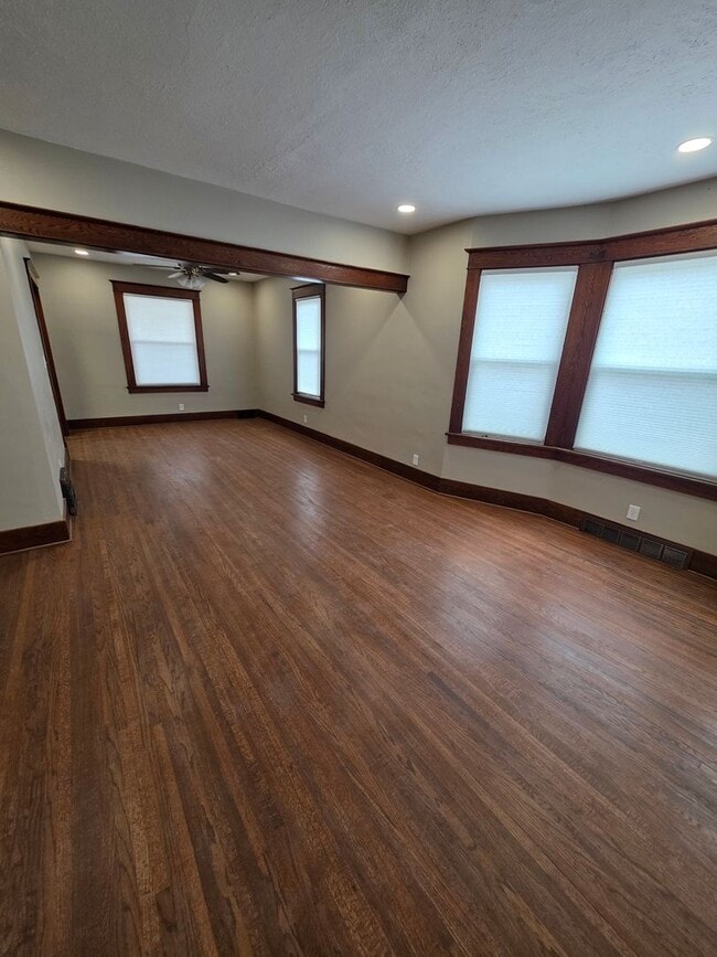 Foto del edificio - Freshly Remodeled 5 Bedroom Home for Rent