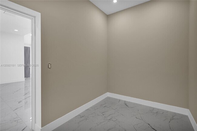 Foto del edificio - 9505 SW 67th Ave