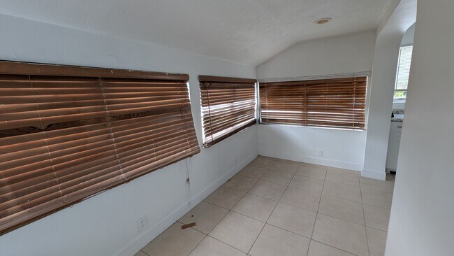Foto del edificio - 708 NE 4th St