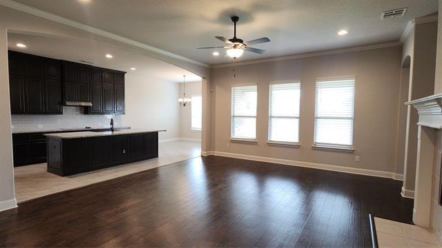 Building Photo - 296 Paluxy St