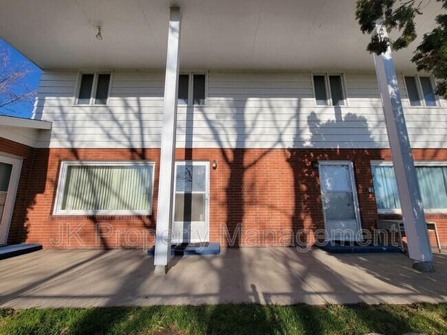 Foto del edificio - 820 2nd Ave NW