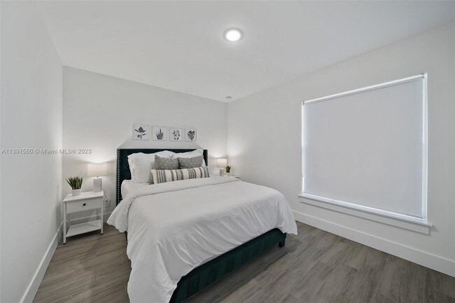 Building Photo - 505 Lilac Ct