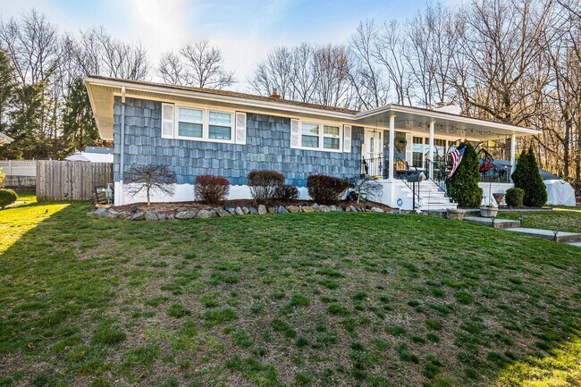 Building Photo - 468 Brook Ave