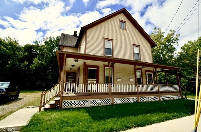 Building Photo - 22 Walling Ave