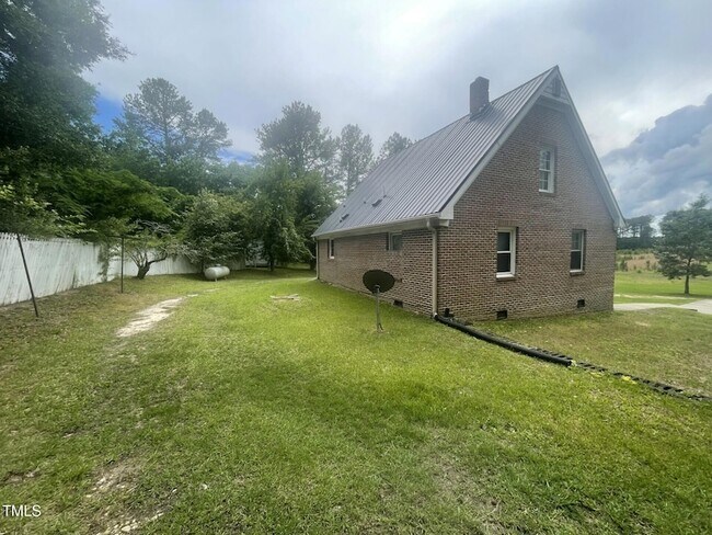 Foto del edificio - 1237 Martin Pond Rd