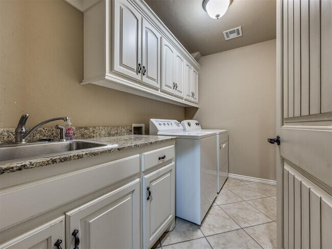 Foto del edificio - 3117 Summit Crossing Pkwy